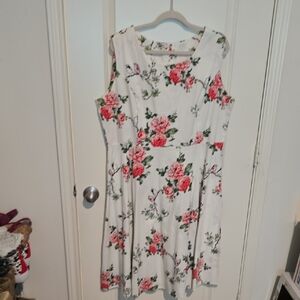 Chic Floral Midi Dress in White and Pink